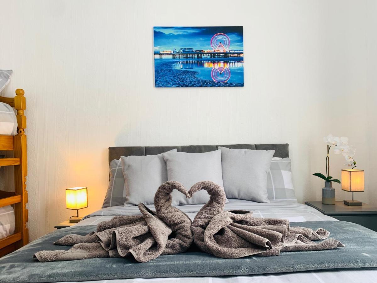 The Whitehouse Holiday Apartments Blackpool Eksteriør bilde