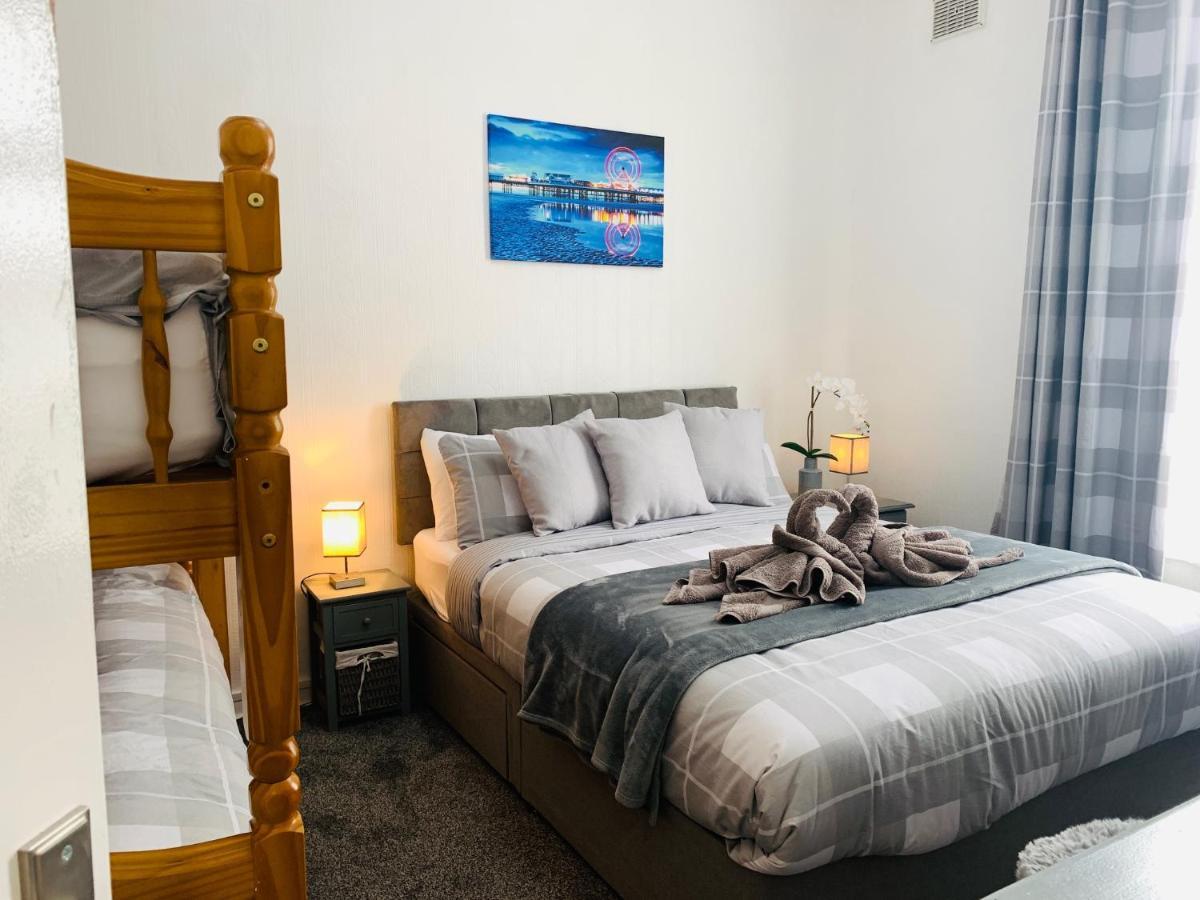 The Whitehouse Holiday Apartments Blackpool Eksteriør bilde