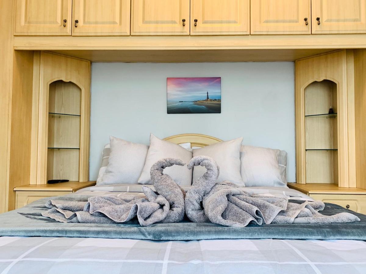 The Whitehouse Holiday Apartments Blackpool Eksteriør bilde