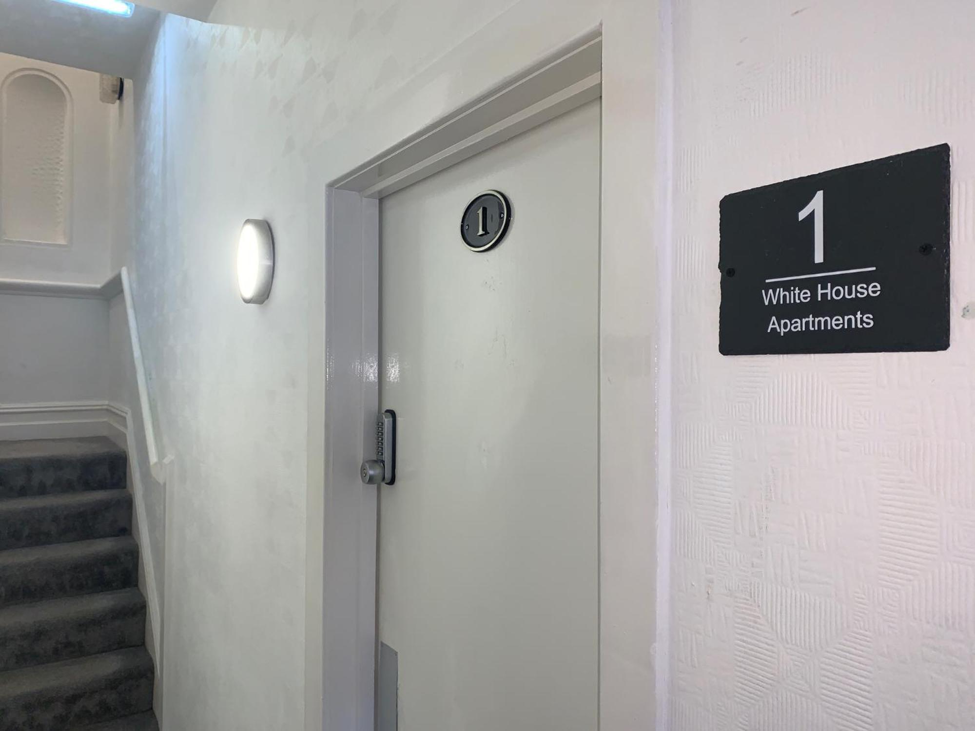 The Whitehouse Holiday Apartments Blackpool Eksteriør bilde